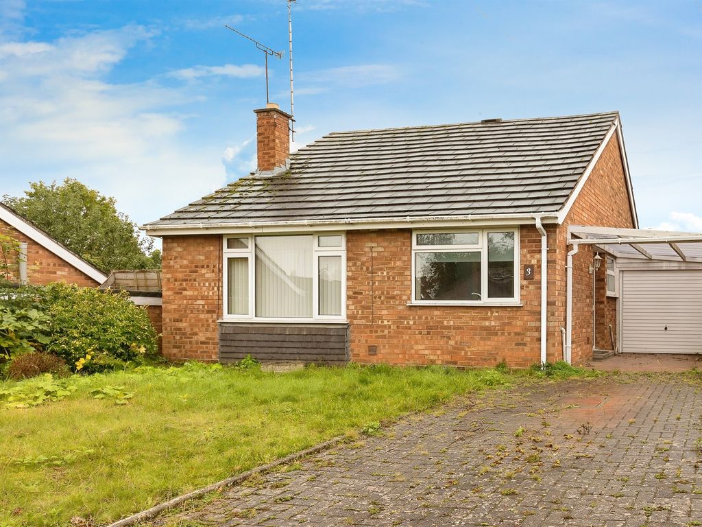 2 bed detached bungalow for sale in Mayflower Close, Malvern WR14, £