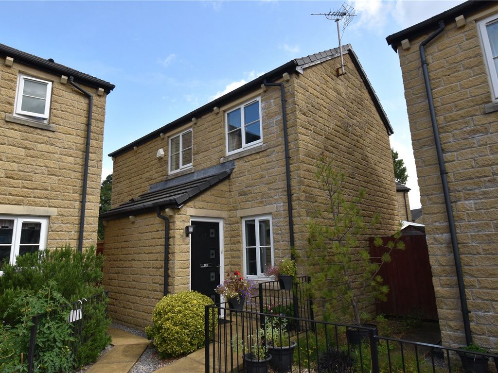 3 bed detached house for sale in Victoria Court, Victoria Street