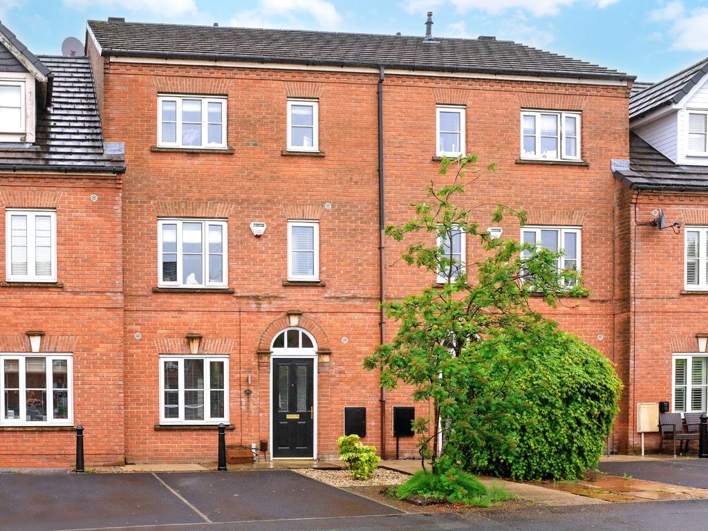 4 bed town house for sale in Hallbridge Gardens, Bolton BL1, £250,000