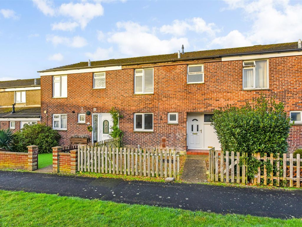 3 bed terraced house for sale in Sutherland Court, Andover SP10, £