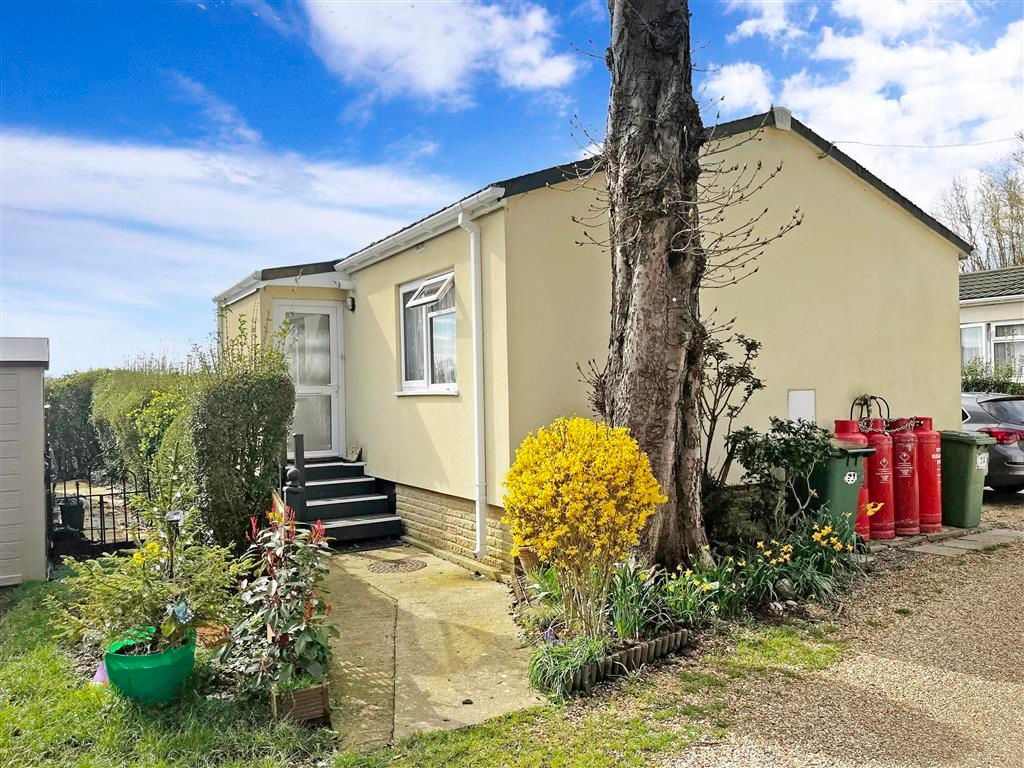 2 bed mobile/park home for sale in The Street, Bramber, Steyning, West