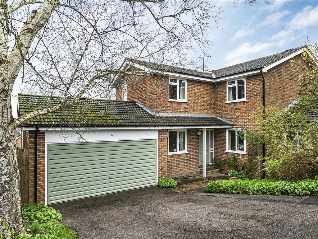4 bed detached house for sale in Pages Croft, Berkhamsted, Hertfordshire HP4, £785,000 Zoopla