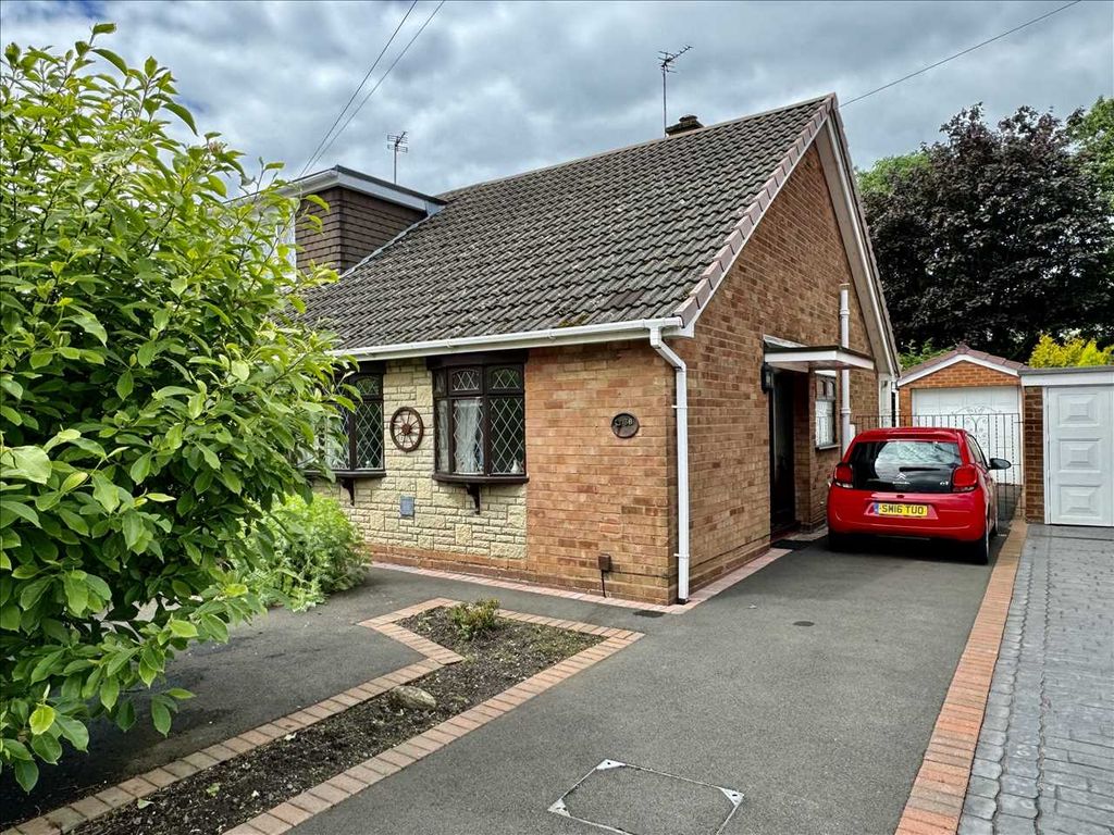 2 bed bungalow for sale in Hopton Crescent, Wednesfield, Wednesfield