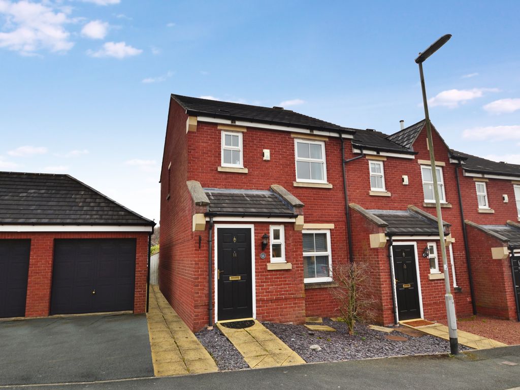 3 bed town house for sale in Mansion Gate Drive, Chapel Allerton, Leeds
