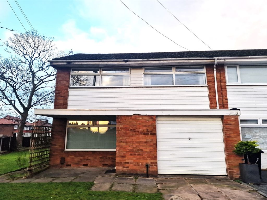 3 bed detached house to rent in Berwick Avenue, Heaton Mersey