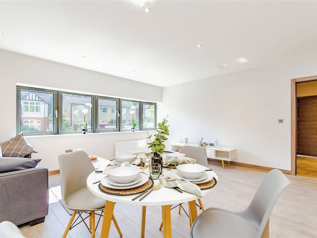 New home, 2 bed flat for sale in Croydon Road, Caterham, Surrey CR3, £