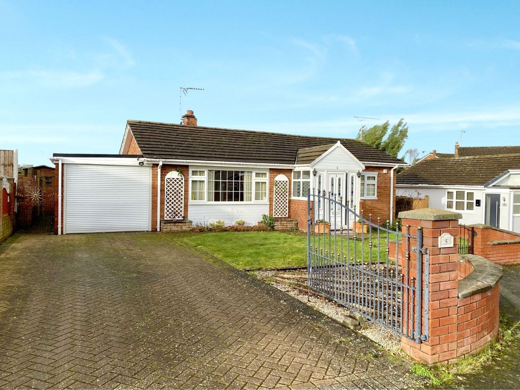 2 bed bungalow for sale in Monmouth Road, Wrexham LL12, £230,000 Zoopla
