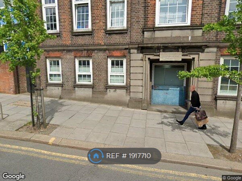 2 bed flat to rent in EN5, £1,850 pcm Zoopla