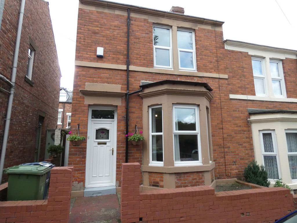4 bed semidetached house for sale in Coleridge Avenue, Low Fell