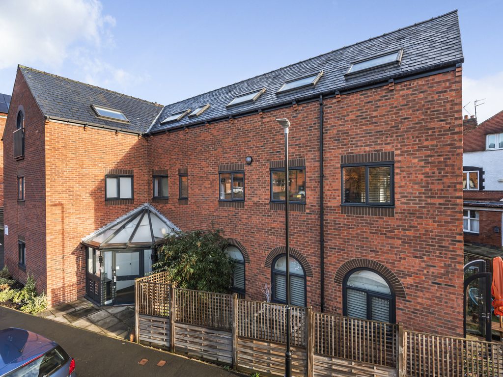 2 bed flat for sale in Chapel Place, 2 Well Lane, Chapel Allerton