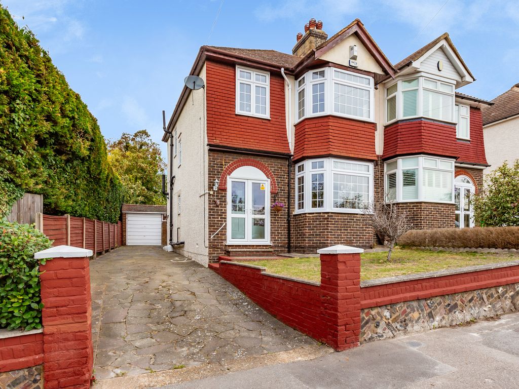 3 bed semidetached house for sale in Banks Road, Strood, Rochester ME2