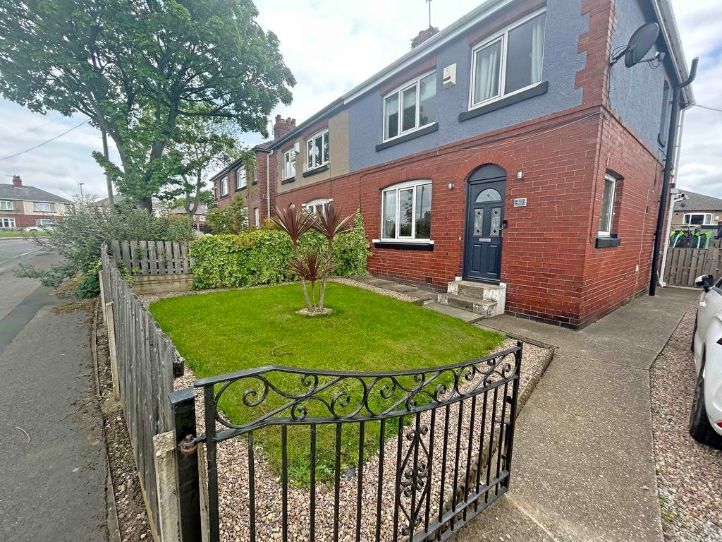 3 bed semidetached house for sale in Birkwood Avenue, Cudworth