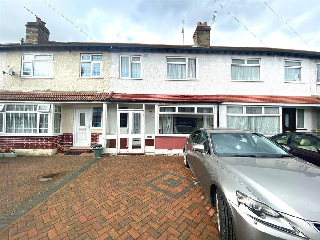 3 bed terraced house to rent in Westbourne Road, Hillingdon UB8, £1,900 pcm Zoopla