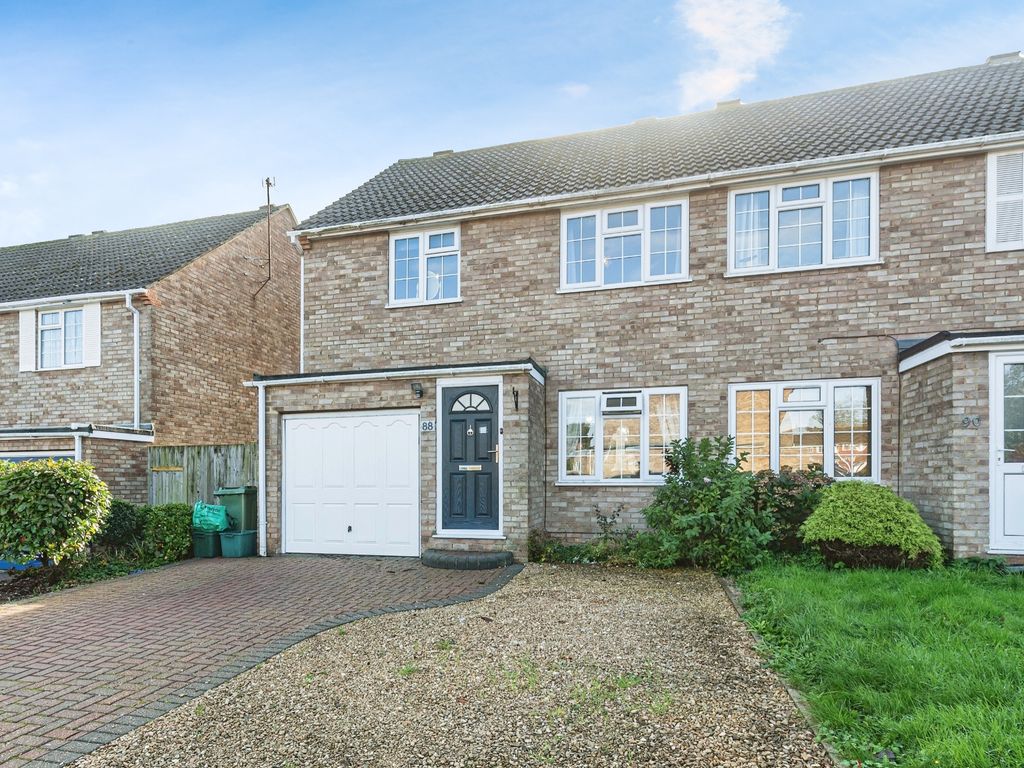 3 bed semidetached house for sale in Meadow Close, Thatcham RG19, £