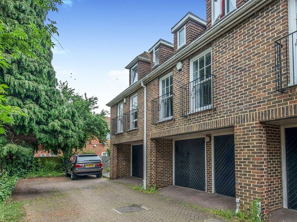 1 bed flat to rent in Ospringe Street, Faversham, Kent ME13 Zoopla