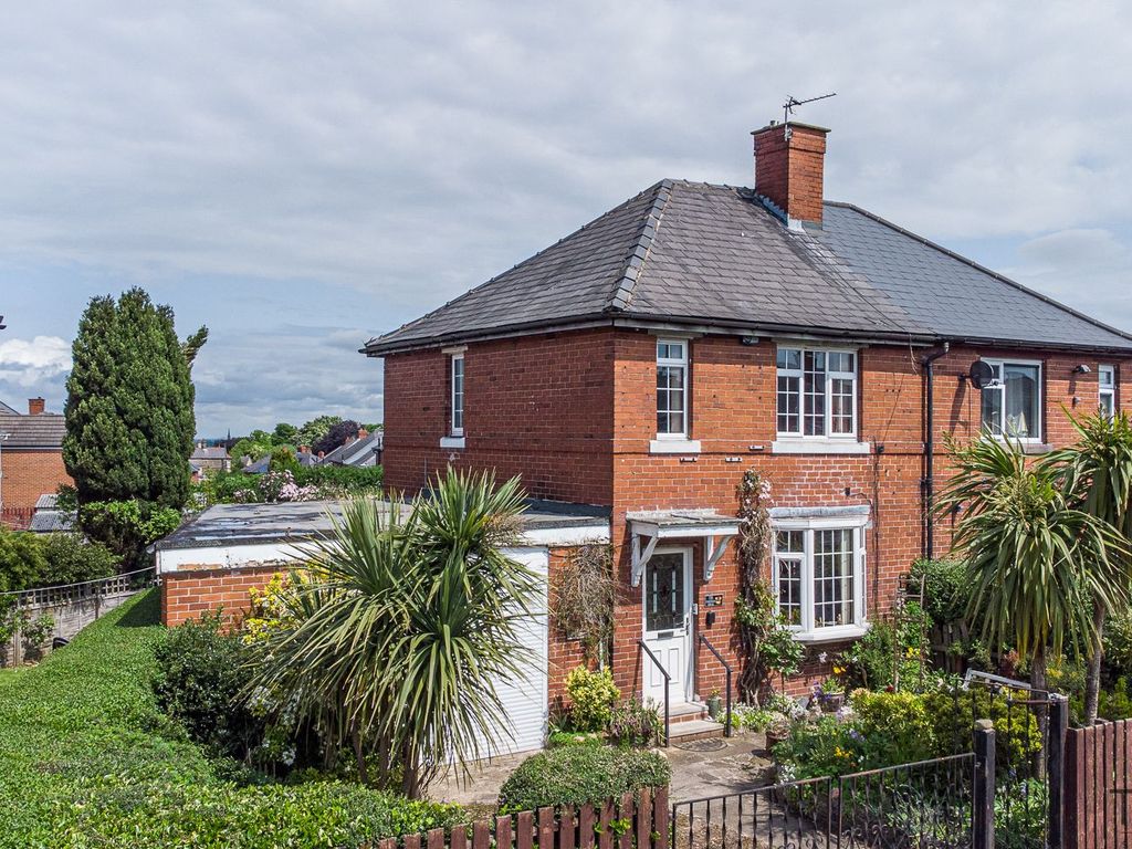 3 bed semidetached house for sale in Overthorpe Avenue, Thornhill