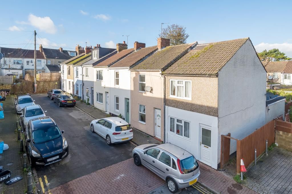 2 bed terraced house for sale in Swindon, Wiltshire SN1, £200,000 Zoopla