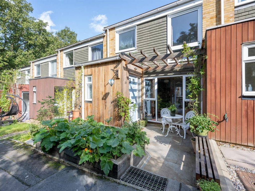 3 bed terraced house for sale in The Pines, Woodford Green IG8, £