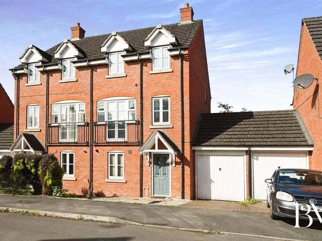 4 bed town house for sale in Outram Avenue, Long Lawford, Rugby CV23, £