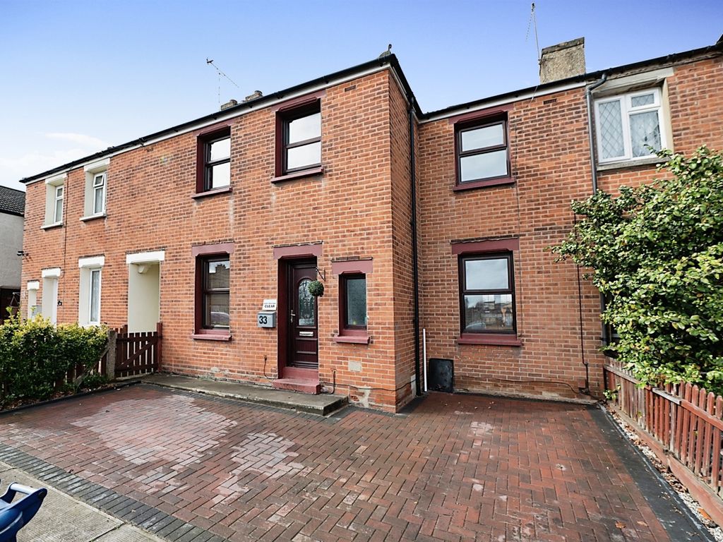 3 bed terraced house for sale in Wallace Road, Grays RM17, £375,000