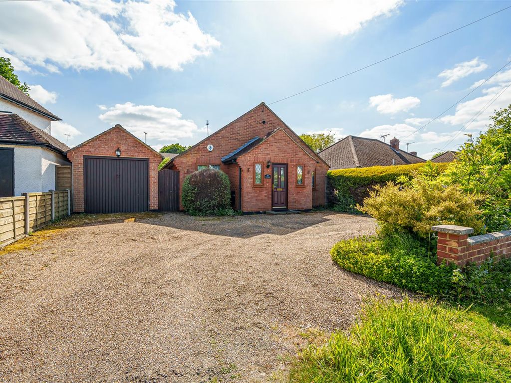 3 bed bungalow for sale in Send Marsh Road, Ripley, Woking GU23 Zoopla