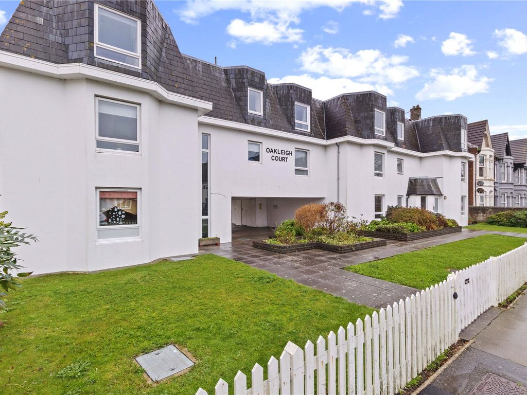 2 bed flat for sale in Aldwick Road, Bognor Regis, West Sussex PO21, £