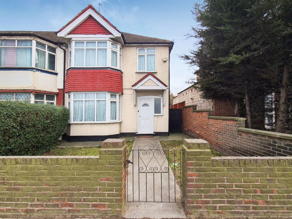 3 bed end terrace house for sale in Waverley Gardens, London NW10, £