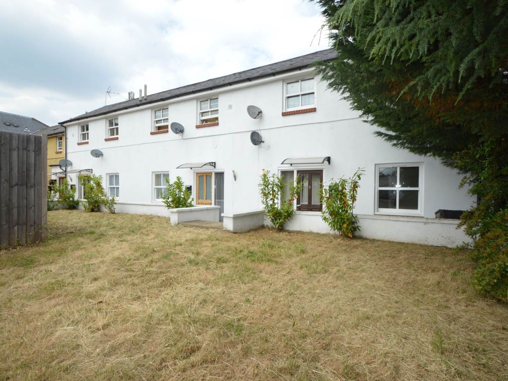 1 bed flat to rent in Station Road, Addlestone KT15, £950 pcm Zoopla