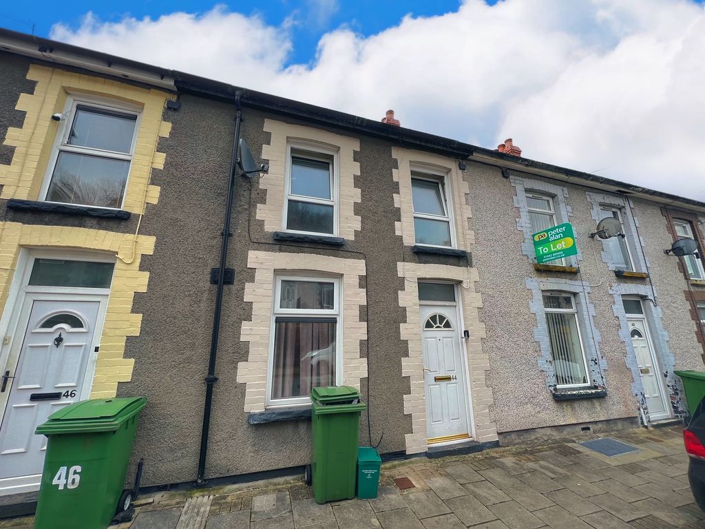 3 bed property to rent in Dilwyn Street, Penrhiwceiber, Mountain Ash