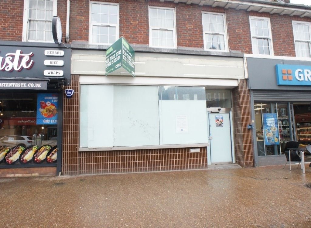 Retail premises to let in Darkes Lane, Potters Bar EN6, £27,500 pa Zoopla