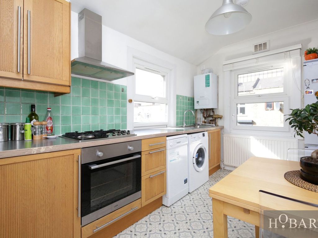 1 bed flat for sale in Berners Road, Wood Green, London N22, £325,000