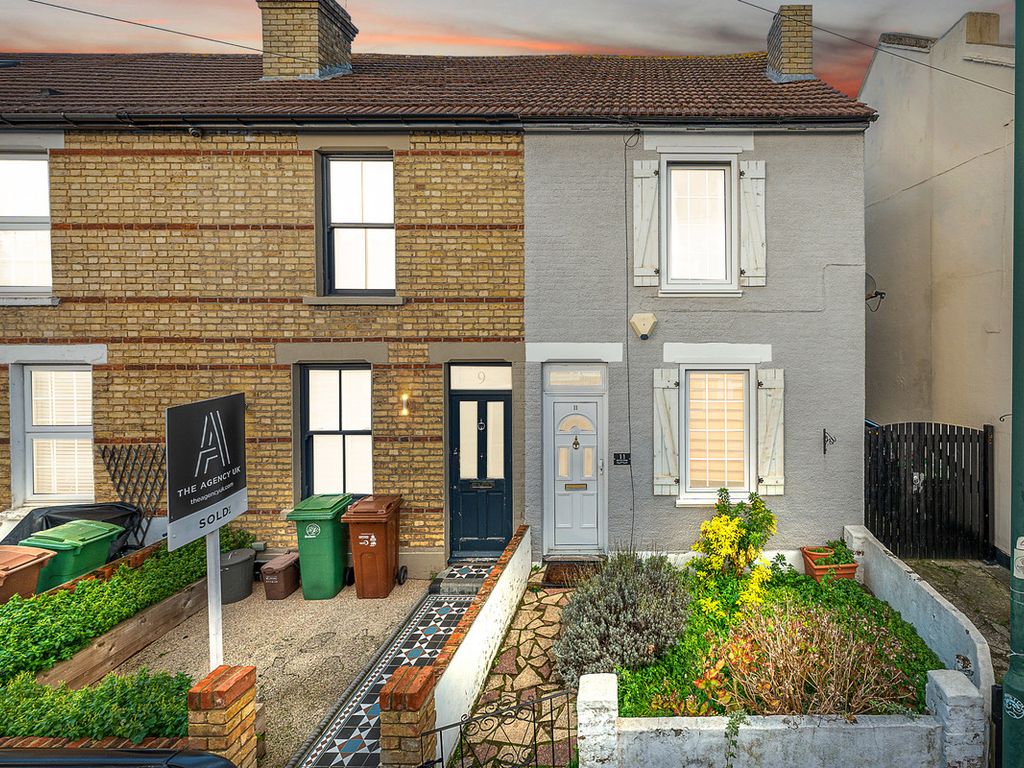 2 bed end terrace house for sale in Bridle Path, Beddington CR0 Zoopla