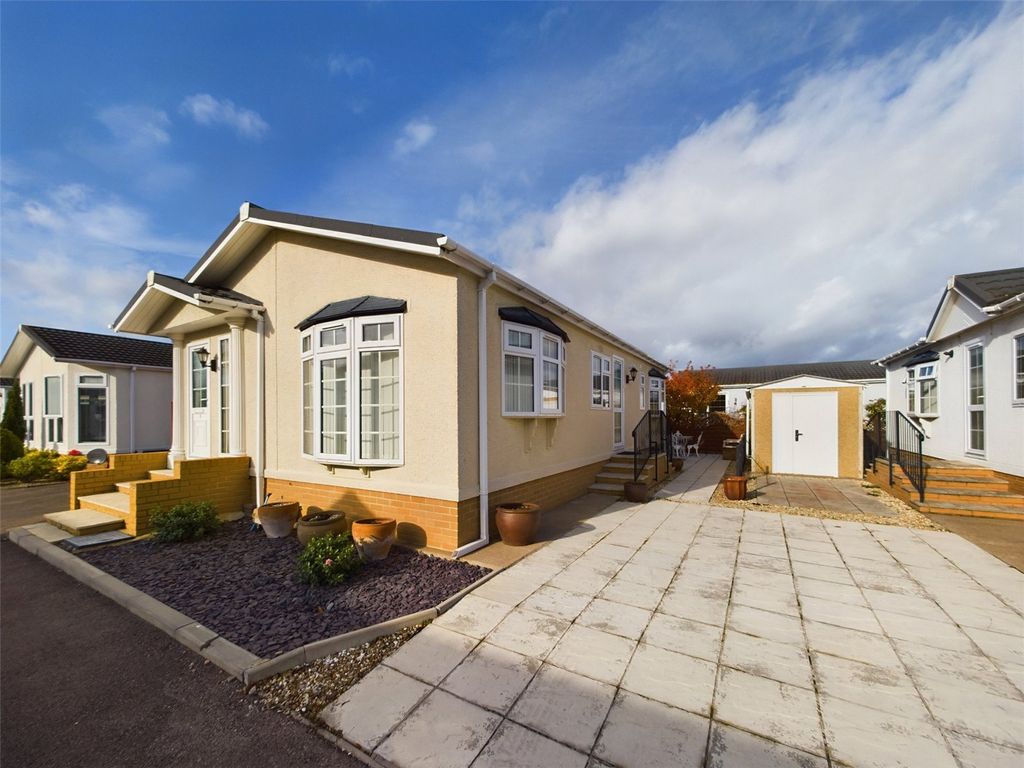 2 bed mobile/park home for sale in Gloucester Road, Staverton