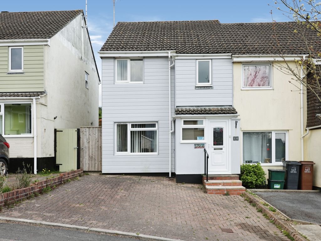 3 bed end terrace house for sale in Elizabeth Close, Ivybridge, Devon