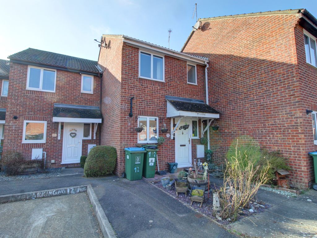 2 bed semidetached house for sale in Todd Close, Aylesbury HP21 Zoopla