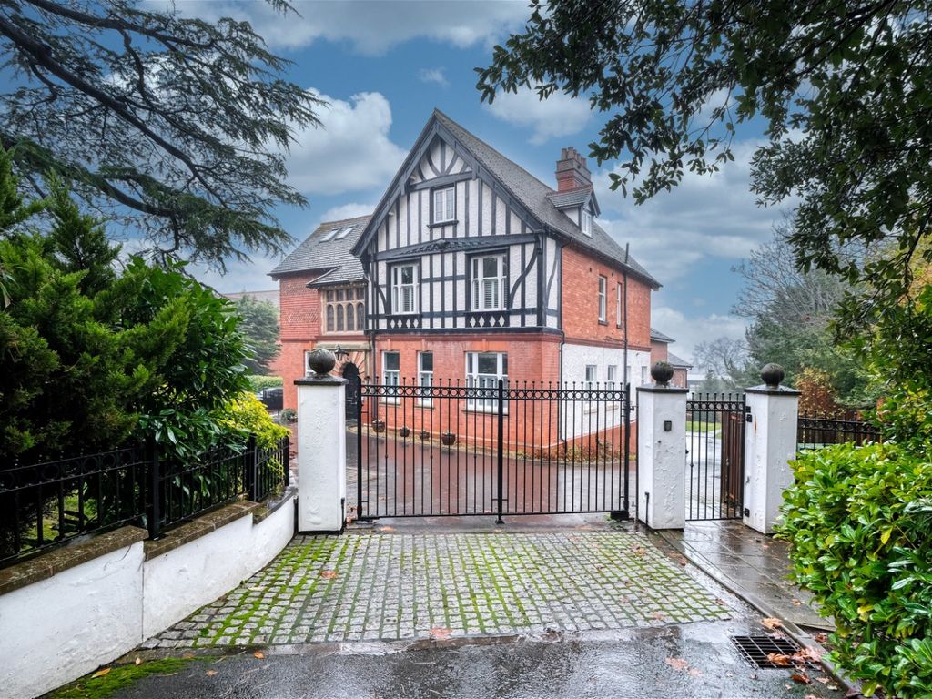 2 bed flat for sale in Battenhall Lodge, Battenhall Road, Worcester WR5, £275,000 Zoopla