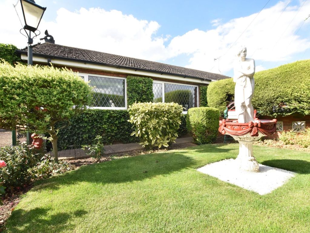 2 bed semidetached bungalow for sale in The Meadows, Burringham