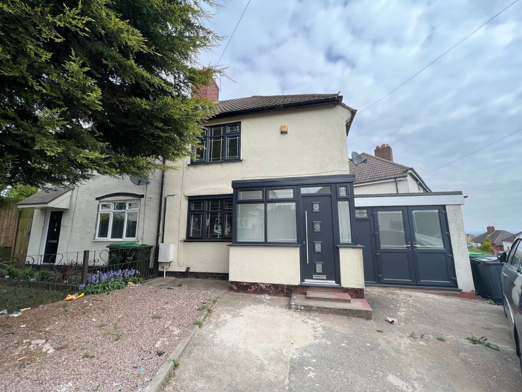 3 bed semidetached house for sale in Linden Avenue, Tividale, Oldbury