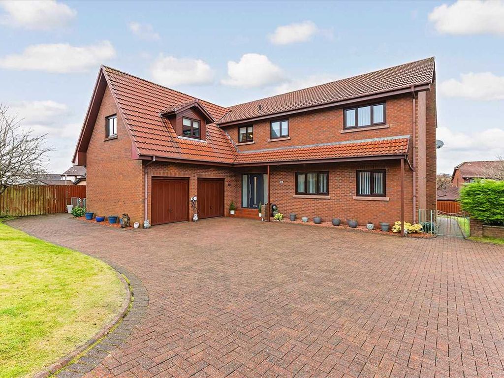 5 bed detached house for sale in Wood Aven Drive, Stewartfield, East