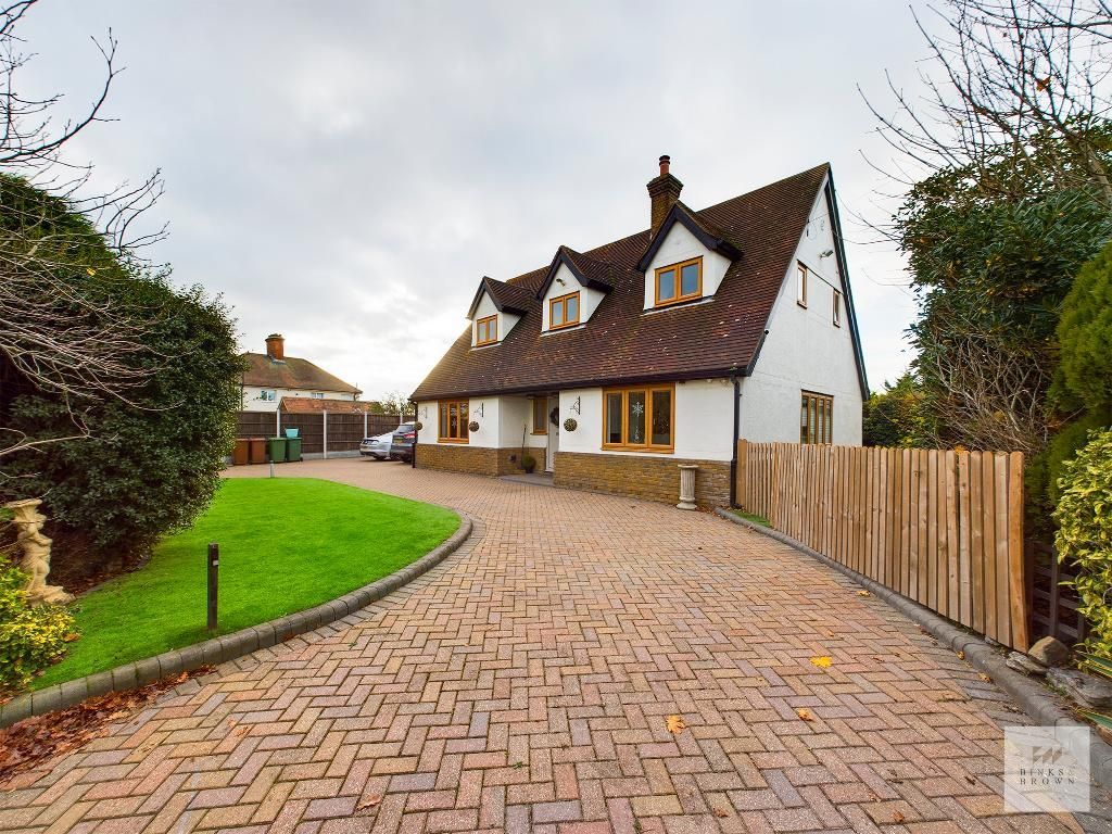 4 bed detached house to rent in Turnpike Cottages, Turnpike Lane, West
