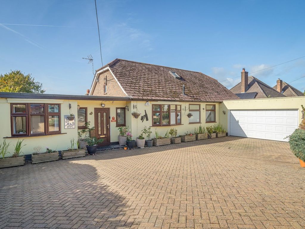 4 bed bungalow for sale in Chartridge Lane, Chesham HP5 Zoopla