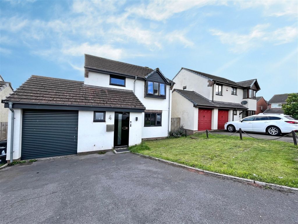 4 bed detached house for sale in Chartwell Close, Paignton TQ3, £