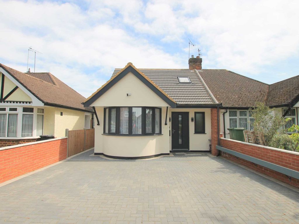 4 bed semidetached bungalow for sale in Hillrise Avenue, Watford WD24