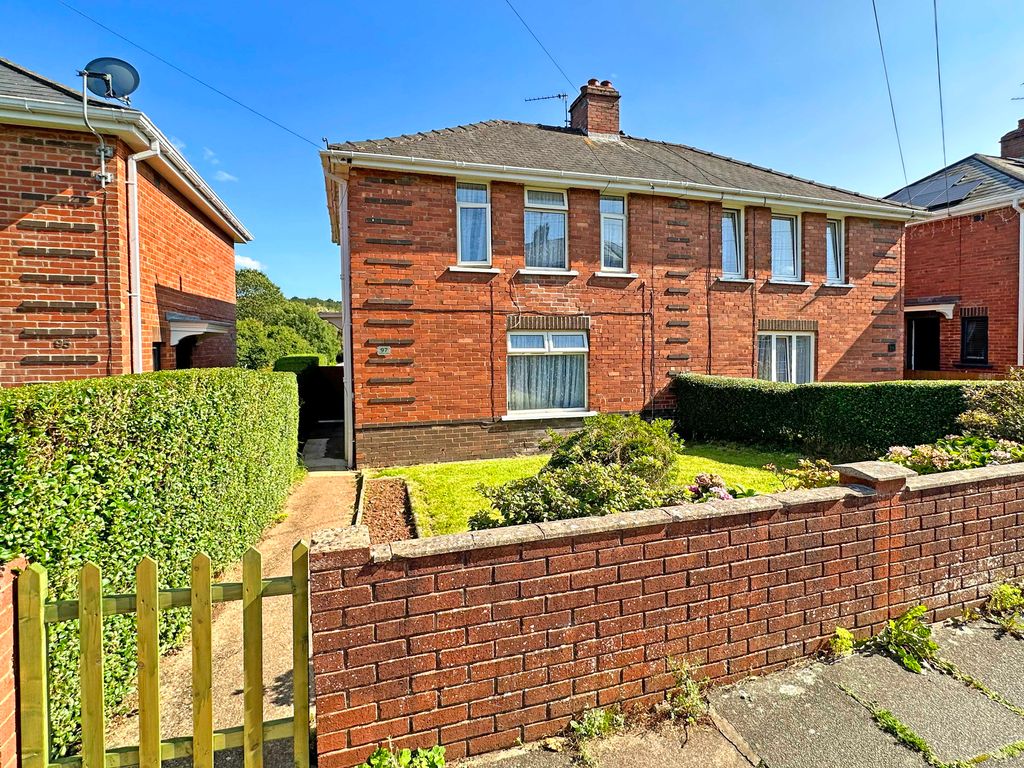 3 bed semidetached house for sale in Chestnut Avenue, Exeter EX2, £