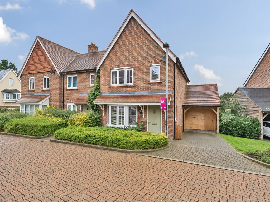 3 Bed End Terrace House For Sale In Morshead Drive Binfield Bracknell