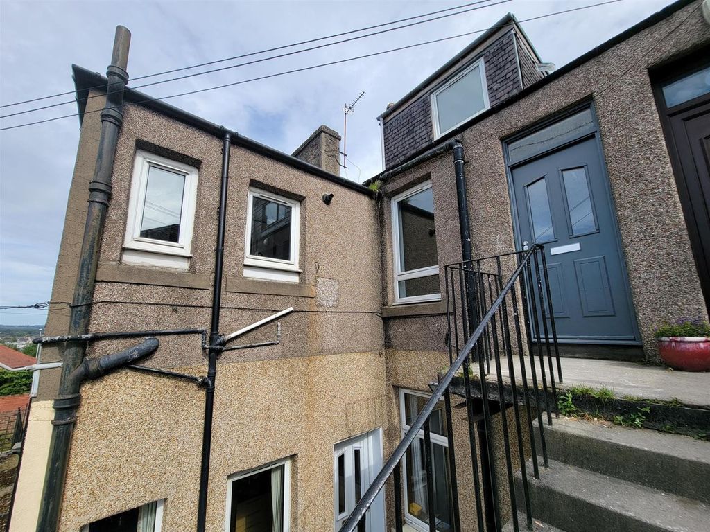 4 bed to rent in Taylor Street, Methil, Fife KY8, £650 pcm