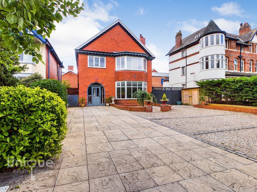 4 bed detached house to rent in St. Annes Road East, Lytham St. Annes