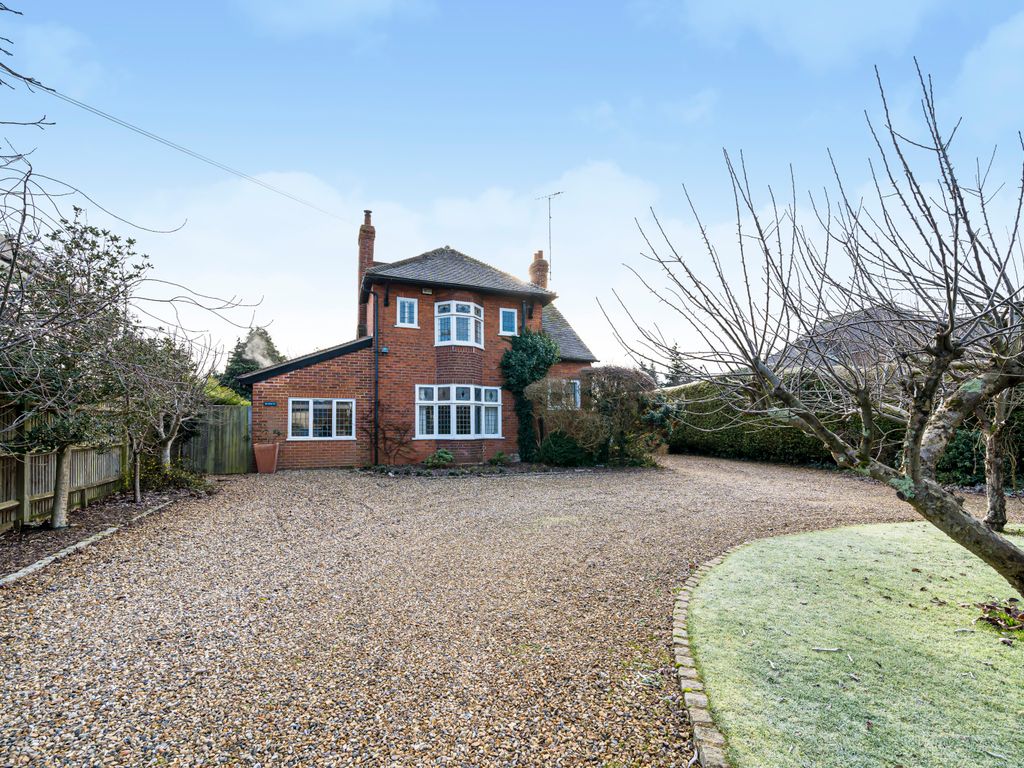 4 bed detached house to rent in Greys Road, HenleyOnThames