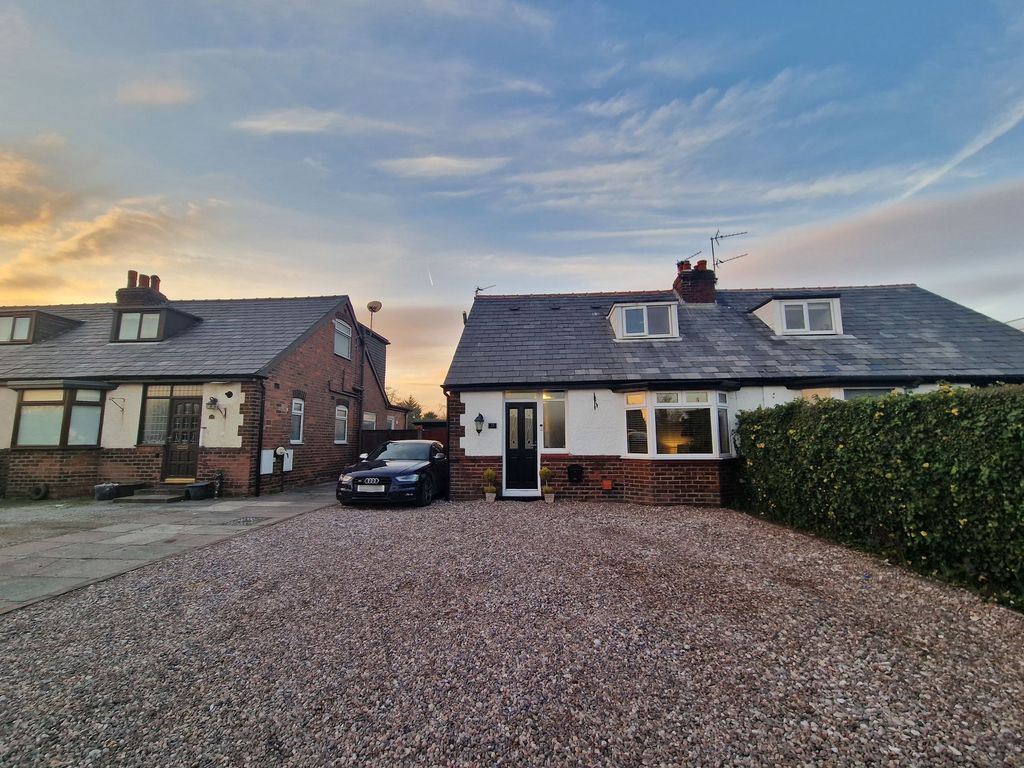 3 bed semidetached house for sale in Liverpool Road South, Burscough