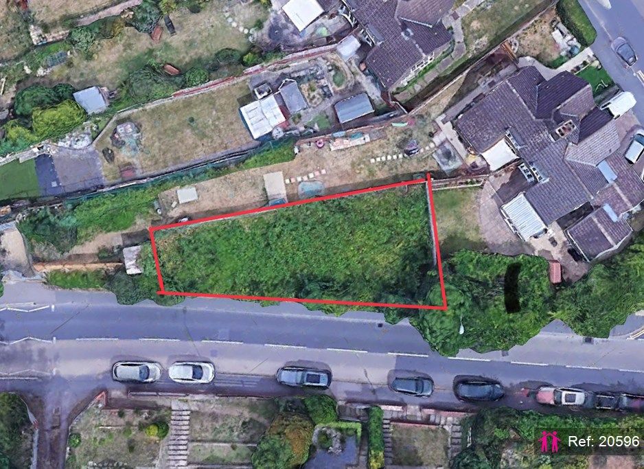 Terraced house for sale in Brook Road, Merstham, Redhill RH1, £99,000